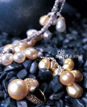 御木本18K金南洋珠鉆石項鏈及戒指