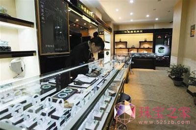 翡翠價格瘋漲購銷兩旺 投資行情好