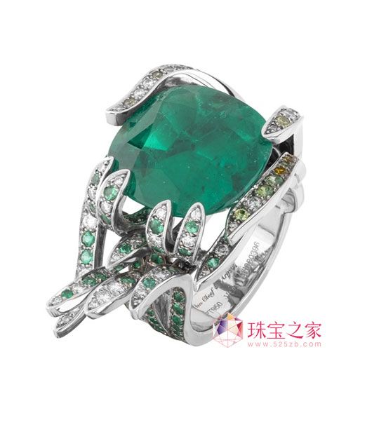 四部科幻小說的珠寶情緣