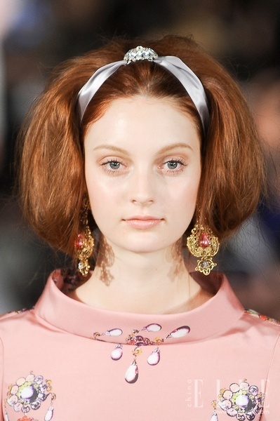 OSCAR DE LA RENTA䏈