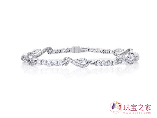De Beers 全新「Adonis Rose」系列珠寶優雅綻放