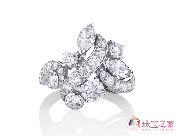 De Beers 全新「Adonis Rose」系列珠寶優雅綻放
