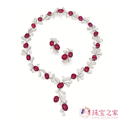 紅寶石配鉆石項(xiàng)鏈及耳環(huán)套裝  香港蘇富比2012年10月“瑰麗珠寶及翡翠”專場(chǎng)拍賣成交價(jià)1690萬(wàn)港元