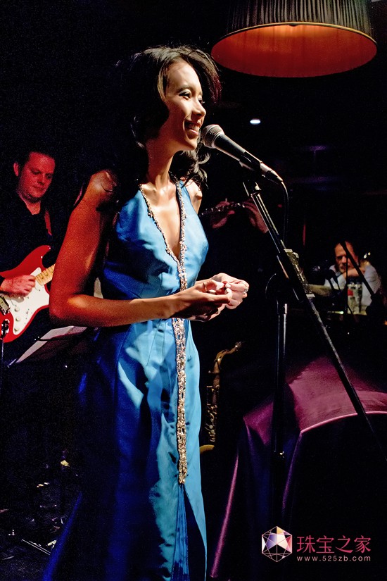 ĪεDE BEERSȠ˹@ʯ錚ӢؾʿʥRONNIE SCOTT’S_