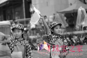 老鳳祥精品館開(kāi)幕 “老上海風(fēng)情秀”上演