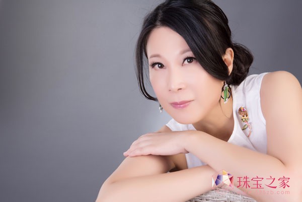 P(gun)̎ S(Stella Huang)2015錚O(sh)Ӌ(j)Ʒl(f)(hu)