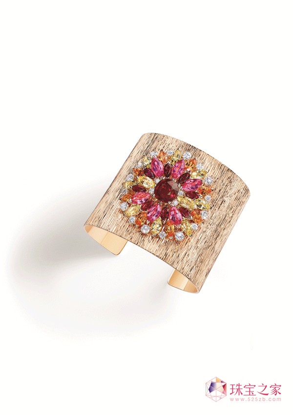 Piaget˷\AIӳSecrets & Lights߼錚ϵжƬ