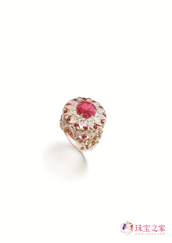 Piaget˷\AIӳSecrets & Lights߼錚ϵжƬ