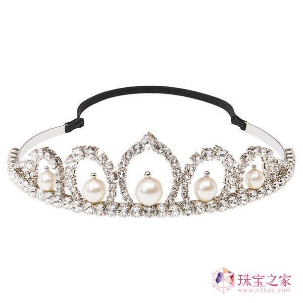 Miu Miu 全新女王珠寶系列