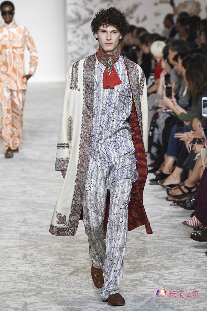 L L Etro  rb F 