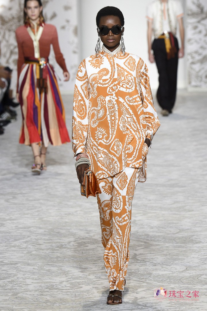 L L Etro  rb F 