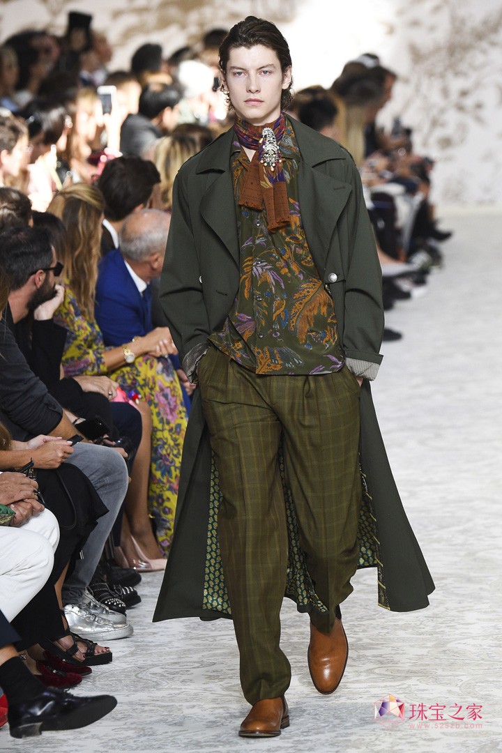 L L Etro  rb F 