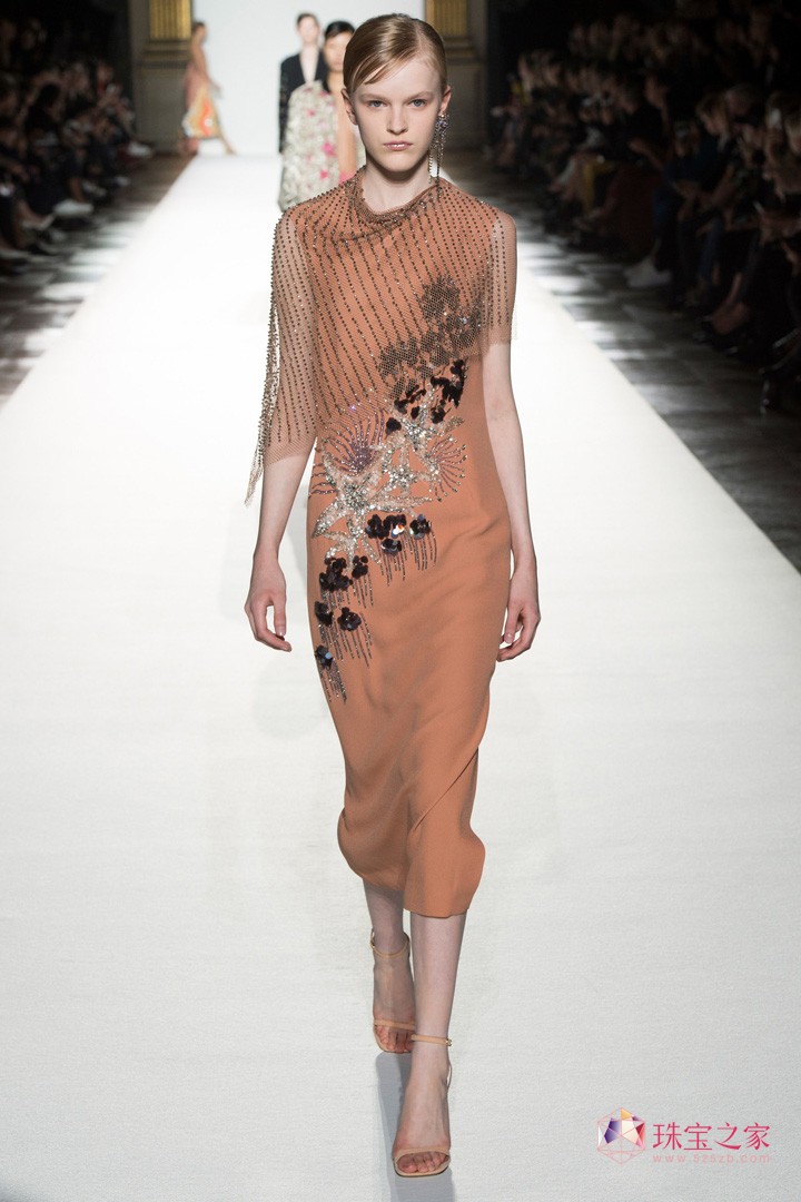 r(sh)ֲʧˇg(sh)ϢDries Van Noten 2018ϵЕr(sh)b