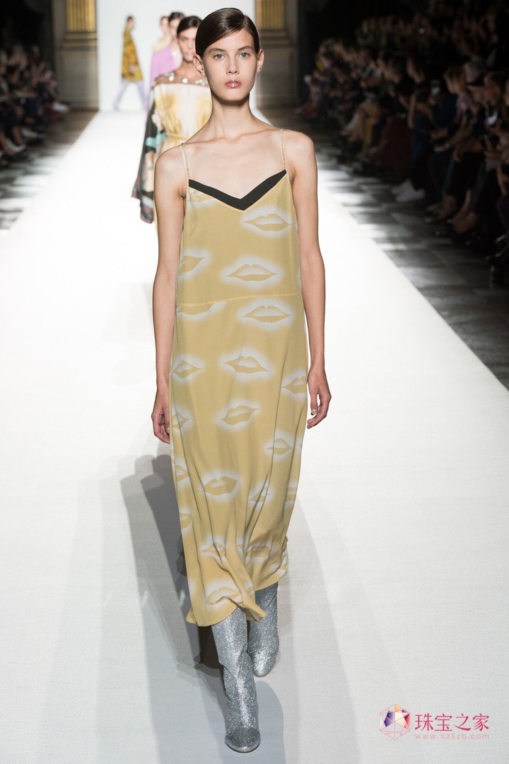 r(sh)ֲʧˇg(sh)ϢDries Van Noten 2018ϵЕr(sh)b